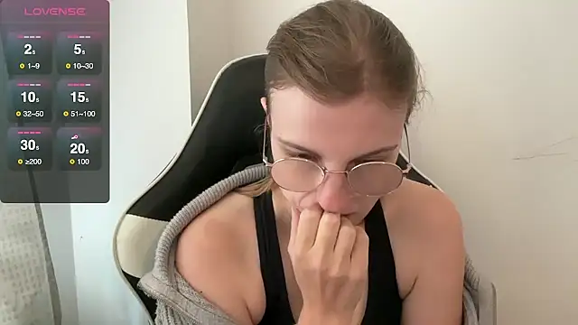 BustyKellyXXX online show from 10/13/25, 09:20