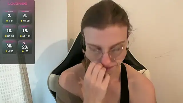 BustyKellyXXX online show from 12/23/25, 09:51