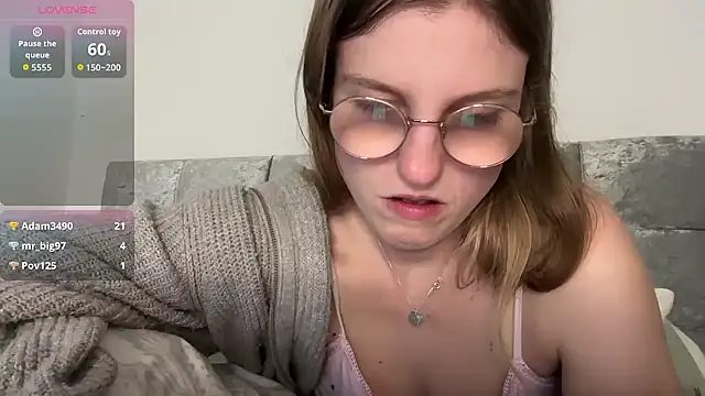 Snapshot of BustyKellyXXX chatting on 03/10/26, 08:25 BustyKellyXXX online show from 03/10/26, 08:25