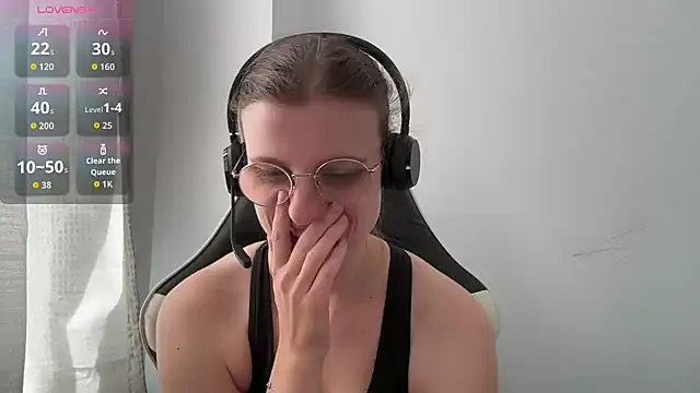 Snapshot of BustyKellyXXX chatting on 04/06/26, 09:43 BustyKellyXXX online show from 04/06/26, 09:43