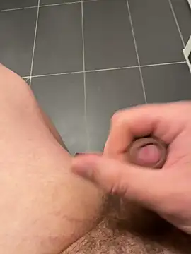 Snapshot of Whitecock1020 chatting on 02/18/26, 05:20 Whitecock1020 online show from 02/18/26, 05:20