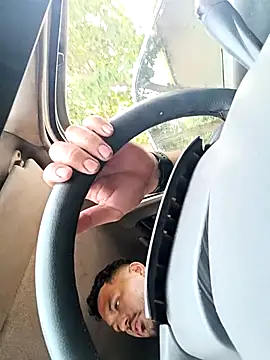 Snapshot of Frank0021 chatting on 10/16/25, 08:54 Frank0021 online show from 10/16/25, 08:54