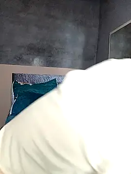 Moretl online show from 11/22/25, 08:19