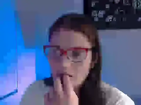 Camila-ventura online show from 11/19/25, 09:15