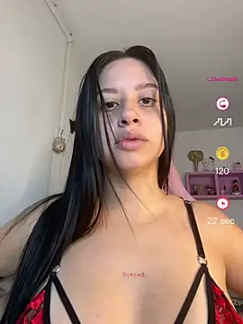Snapshot of lucy_grey25 chatting on 05/07/26, 04:12 lucy grey25 online show from 05/07/26, 04:12