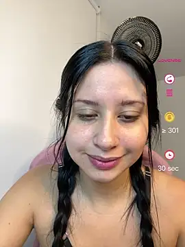 Snapshot of lucy_grey25 chatting on 05/09/26, 05:18 lucy grey25 online show from 05/09/26, 05:18