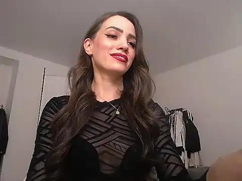 Snapshot of AlienaMoore chatting on 07/14/26, 02:38 AlienaMoore online show from 07/14/26, 02:38