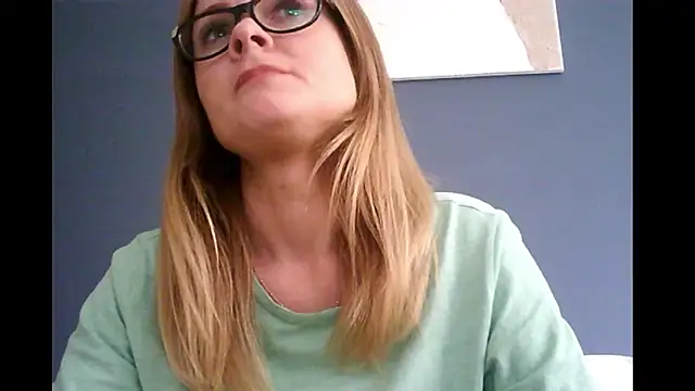 Snapshot of Ginger-bb chatting on 09/16/25, 01:45 Ginger-bb online show from 09/16/25, 01:45