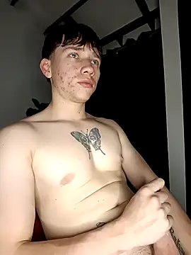 Snapshot of Logan_sixxer chatting on 09/14/25, 07:18 Logan sixxer online show from 09/14/25, 07:18