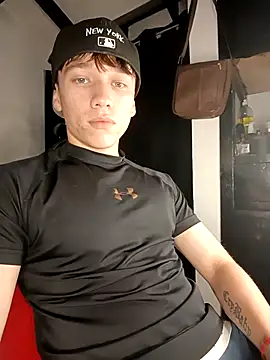 Snapshot of Logan_sixxer chatting on 09/27/25, 02:49 Logan sixxer online show from 09/27/25, 02:49