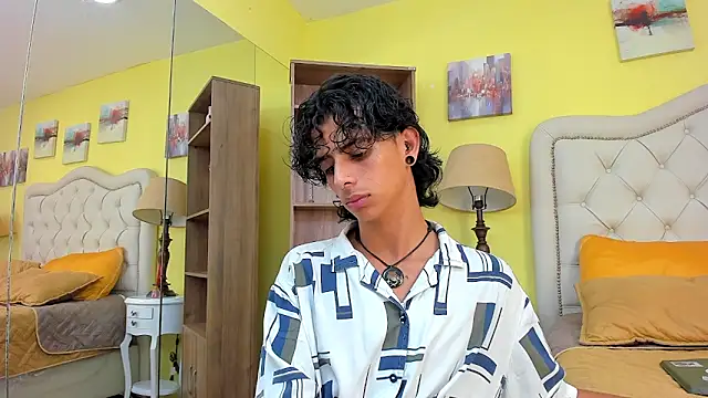 Snapshot of Ibratxandy chatting on 10/15/25, 09:15 Ibratxandy online show from 10/15/25, 09:15