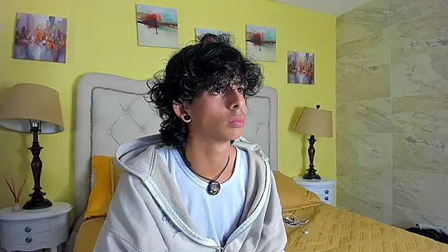 Snapshot of Ibratxandy chatting on 10/18/25, 03:24 Ibratxandy online show from 10/18/25, 03:24