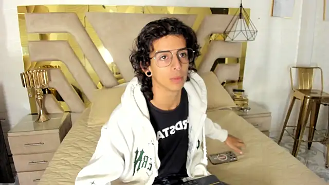 Snapshot of Ibratxandy chatting on 11/30/25, 12:53 Ibratxandy online show from 11/30/25, 12:53