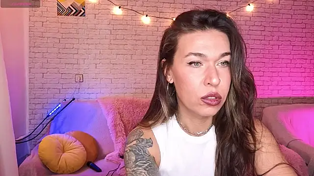 ReginaFoXXXy online show from 10/20/25, 09:10