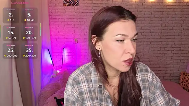 Snapshot of ReginaFoXXXy chatting on 02/04/26, 02:34 ReginaFoXXXy online show from 02/04/26, 02:34