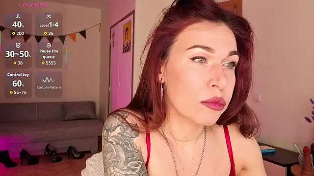 Snapshot of ReginaFoXXXy chatting on 04/13/26, 11:05 ReginaFoXXXy online show from 04/13/26, 11:05