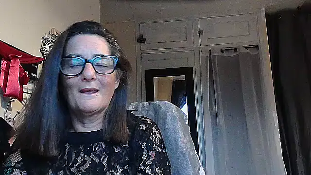 Snapshot of Mistress-Ivy51 chatting on 10/17/25, 06:38 Mistress-Ivy51 online show from 10/17/25, 06:38