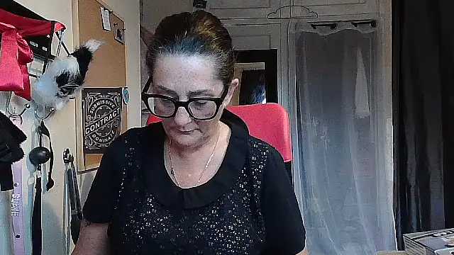 Snapshot of Mistress-Ivy51 chatting on 10/19/25, 07:42 Mistress-Ivy51 online show from 10/19/25, 07:42