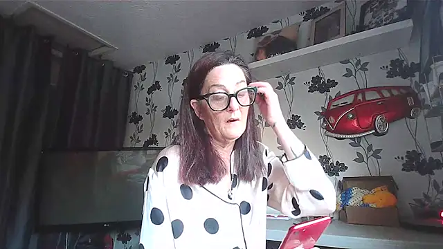 Mistress-Ivy51 online show from 04/29/26, 05:11