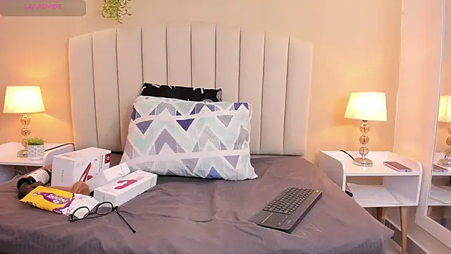 Snapshot of Rachel_Donnelly chatting on 01/16/26, 01:20 Rachel Donnelly online show from 01/16/26, 01:20