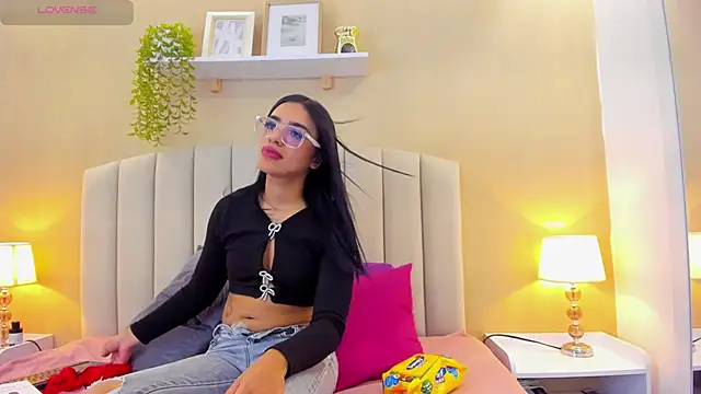 Snapshot of Rachel_Donnelly chatting on 03/26/26, 03:01 Rachel Donnelly online show from 03/26/26, 03:01