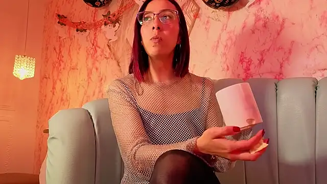 Snapshot of Molly_Evens_Ky chatting on 10/28/25, 04:09 Molly Evens Ky online show from 10/28/25, 04:09