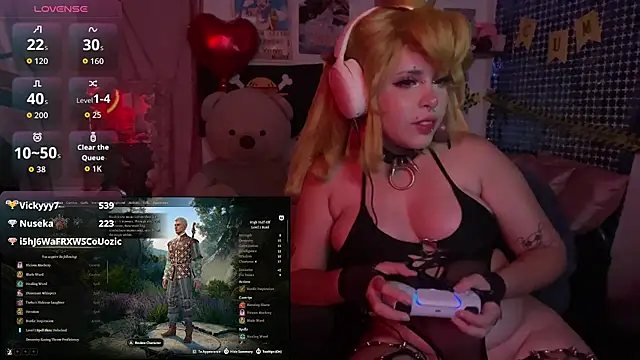Snapshot of PixelKitty_ chatting on 04/08/26, 02:55 PixelKitty online show from 04/08/26, 02:55