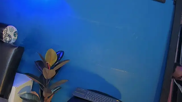 Hanzking01 online show from 10/26/25, 10:43