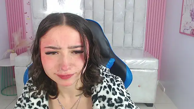 Snapshot of venuss09_s chatting on 01/06/26, 01:26 venuss09 s online show from 01/06/26, 01:26