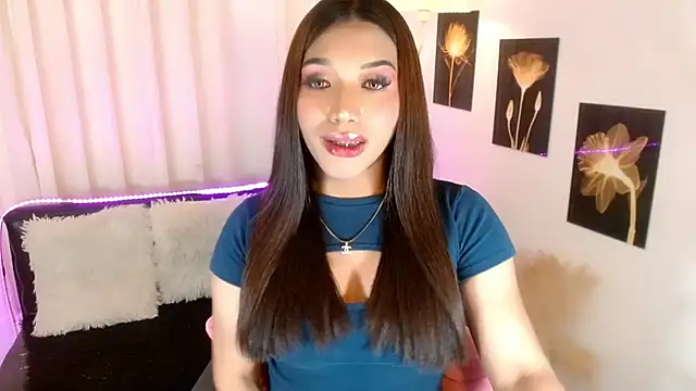 Snapshot of Ubanescka chatting on 12/13/25, 07:53 Ubanescka online show from 12/13/25, 07:53