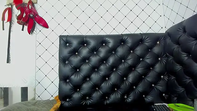 EMMA SANTANA online show from 09/30/25, 07:30