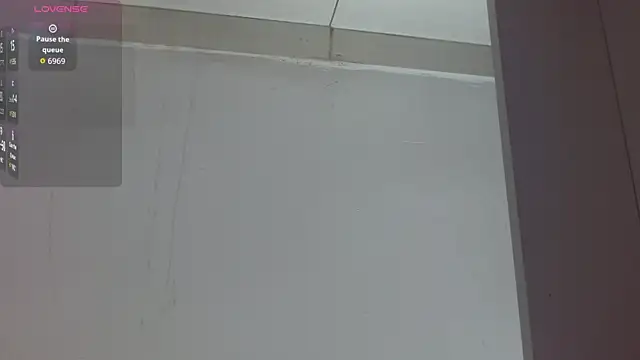 Snapshot of Aily_star chatting on 12/21/25, 04:30 Aily star online show from 12/21/25, 04:30