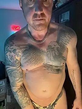 Snapshot of CloudyKingG chatting on 04/10/26, 03:39 CloudyKingG online show from 04/10/26, 03:39