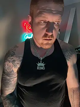 Snapshot of CloudyKingG chatting on 04/14/26, 08:37 CloudyKingG online show from 04/14/26, 08:37