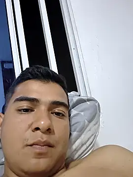 Snapshot of DeivanR_6 chatting on 11/12/25, 04:24 DeivanR 6 online show from 11/12/25, 04:24