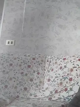 Snapshot of cazzoweb chatting on 12/17/25, 02:34 cazzoweb online show from 12/17/25, 02:34