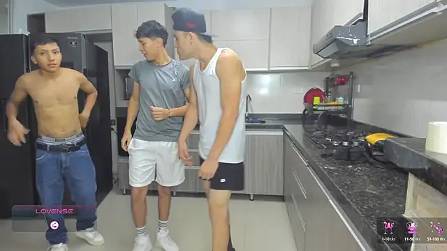 Snapshot of Crazymen_hot chatting on 09/23/25, 11:19 Crazymen hot online show from 09/23/25, 11:19