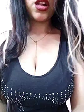 Snapshot of Princessa05 chatting on 05/02/26, 12:32 Princessa05 online show from 05/02/26, 12:32