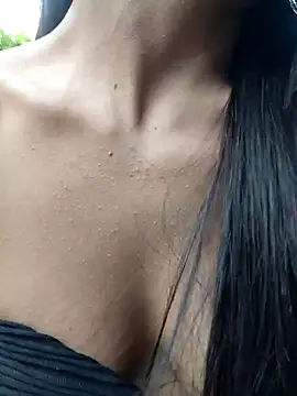 Snapshot of chaparritahot99 chatting on 11/11/25, 09:04 chaparritahot99 online show from 11/11/25, 09:04