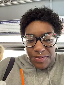 Tu GataLinda online show from 10/25/25, 03:40