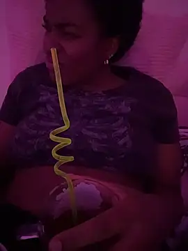 Tu GataLinda online show from 10/26/25, 03:45