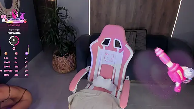 Snapshot of MaddyOwens chatting on 03/03/26, 11:05 MaddyOwens online show from 03/03/26, 11:05