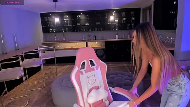 Snapshot of MaddyOwens chatting on 03/18/26, 10:40 MaddyOwens online show from 03/18/26, 10:40