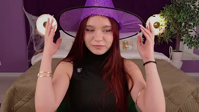 NoraHaynes online show from 11/01/25, 03:08