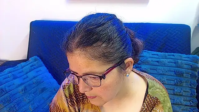 Snapshot of Linda_banks_ chatting on 12/15/25, 01:54 Linda banks online show from 12/15/25, 01:54