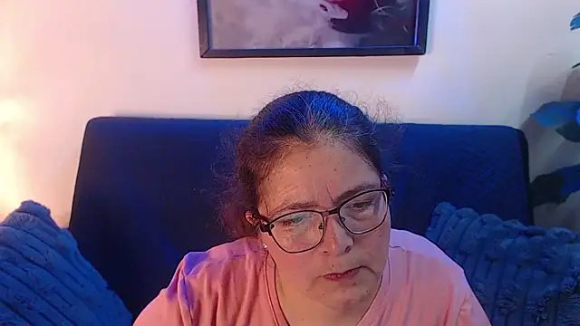 Snapshot of Linda_banks_ chatting on 02/10/26, 01:43 Linda banks online show from 02/10/26, 01:43