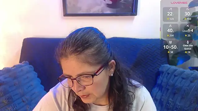 Snapshot of Linda_banks_ chatting on 02/18/26, 12:17 Linda banks online show from 02/18/26, 12:17