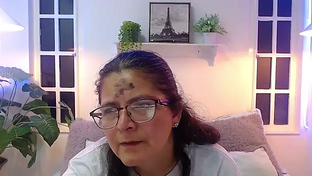 Snapshot of Linda_banks_ chatting on 02/19/26, 01:23 Linda banks online show from 02/19/26, 01:23