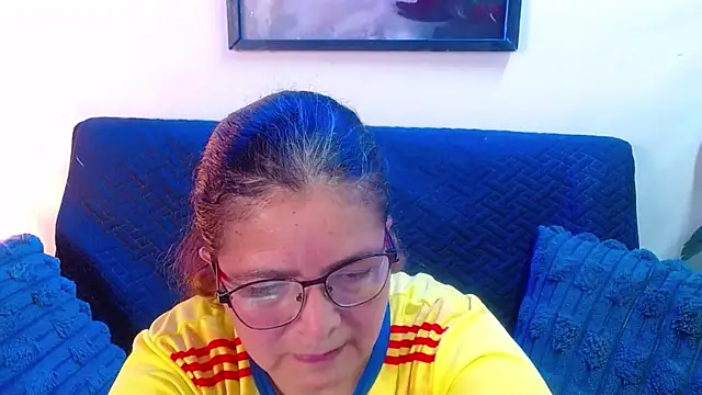 Snapshot of Linda_banks_ chatting on 04/19/26, 01:38 Linda banks online show from 04/19/26, 01:38