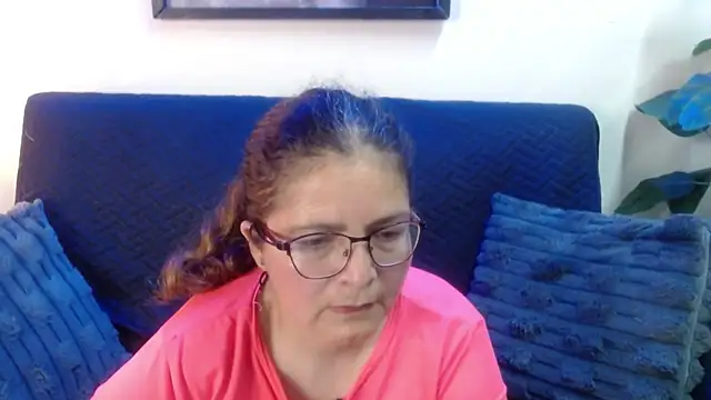 Snapshot of Linda_banks_ chatting on 05/01/26, 01:43 Linda banks online show from 05/01/26, 01:43